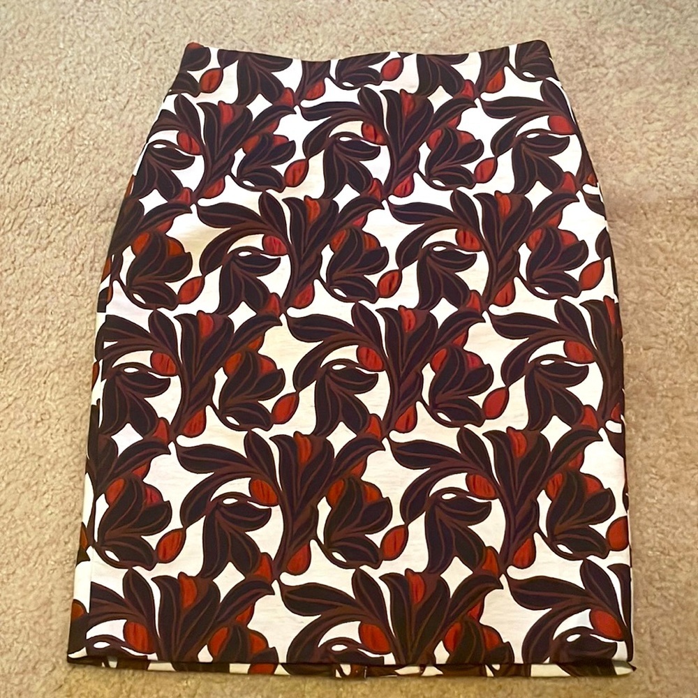 Beautiful Textured Ann Taylor Skirt